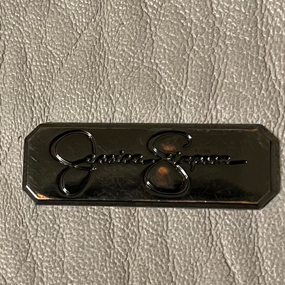 Jessica Simpson Soft Grey Purse with adjustable strap and dividers - Picture 9 of 13